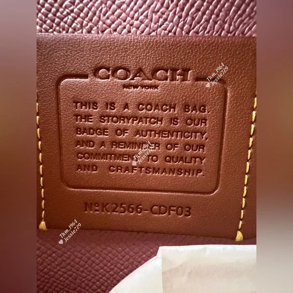 NWT！COACH Mollie Tote Bag 25 In Signature With Heart Charm（CDF03）fast shipping